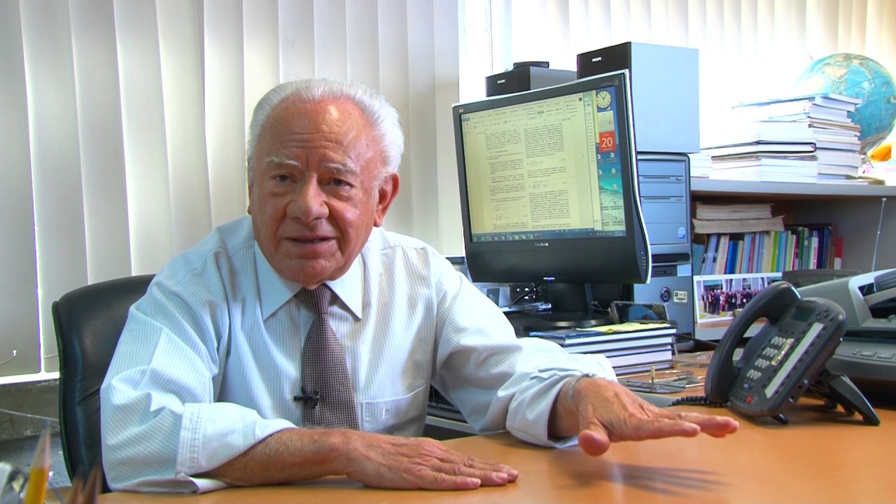 Dr. Luis Esteva Maraboto
