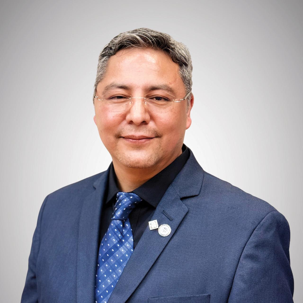 Dr. Adrián Pozos Estrada